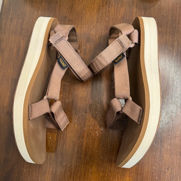 TEVA Original Universal Strap Women’s Sandals Size 10 Brown Outdoors Hiking - Picture 3 of 8